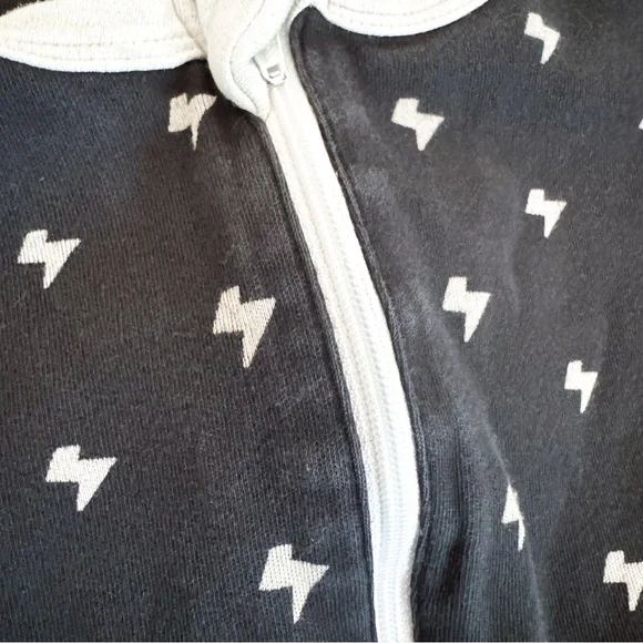 Parade 🇨🇦 • Sleeper - Picture 3 of 5